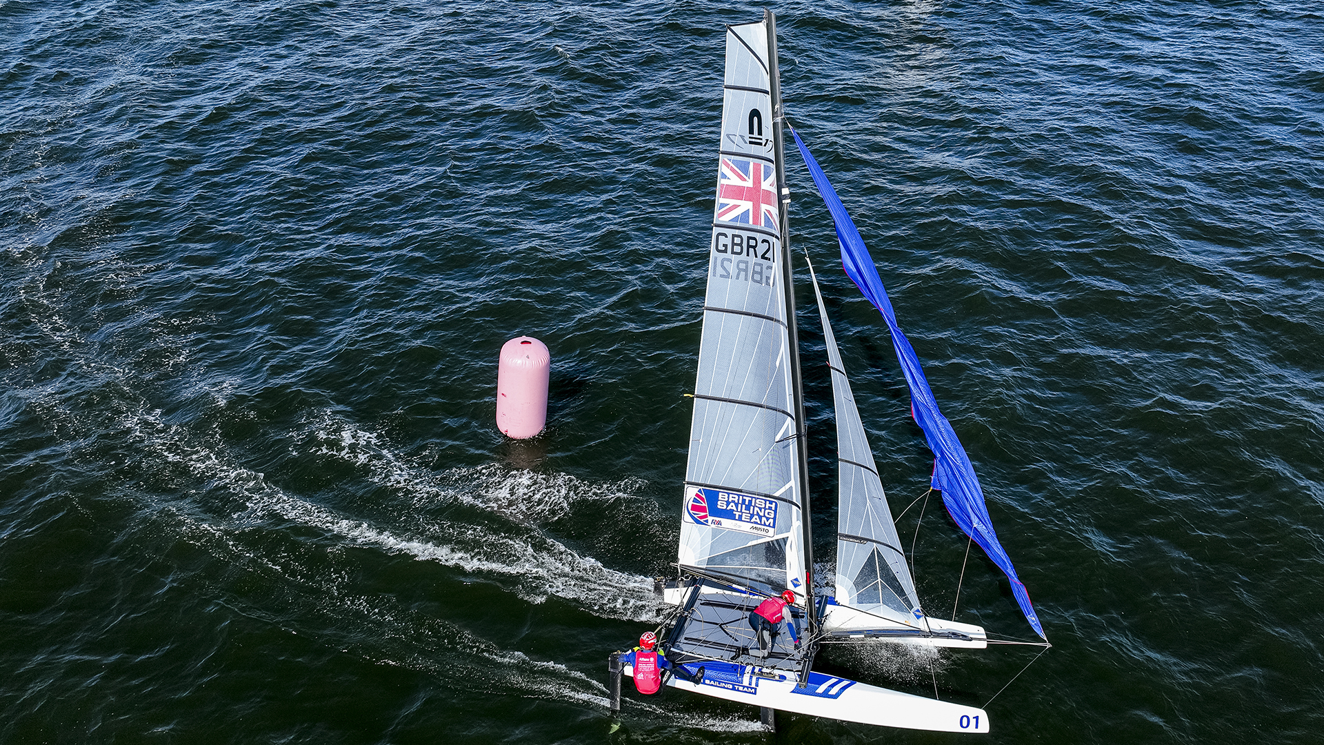 John Gimson and Anna Burnet in action. © Sailing Energy